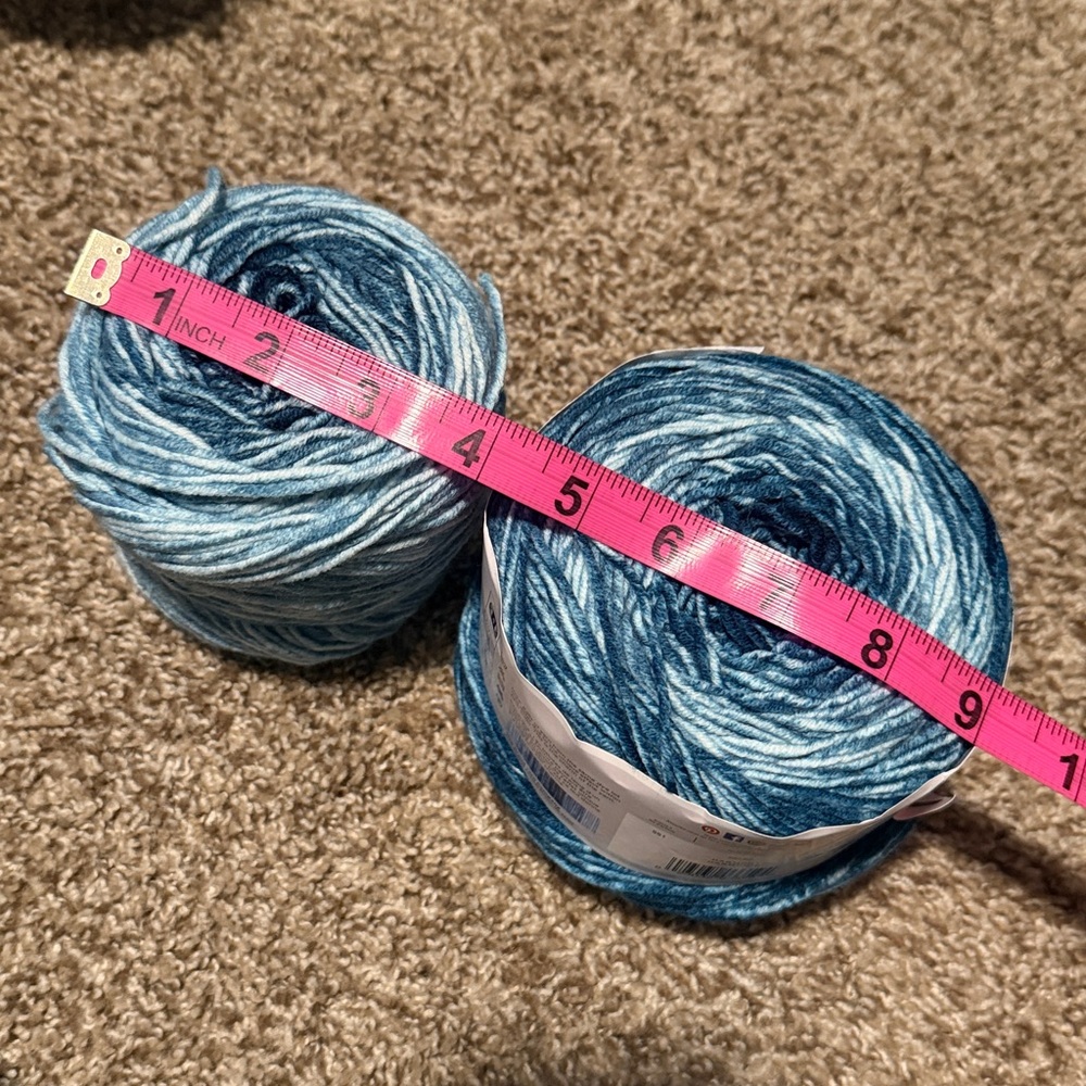 Lion Brand Ombre Denim Blue Yarn - EUC! - Picture 10 of 10
